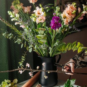 florists-choice-flower-arrangement