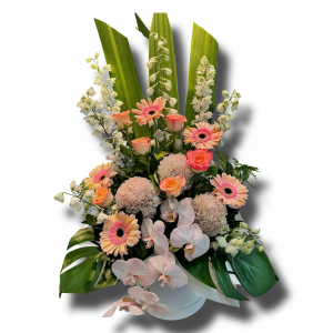 dusty pink and peach flower arrangement